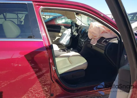 2017 Chrysler 300 Limited из США, поврежденный, VIN 2C3CCAAG5HH614382